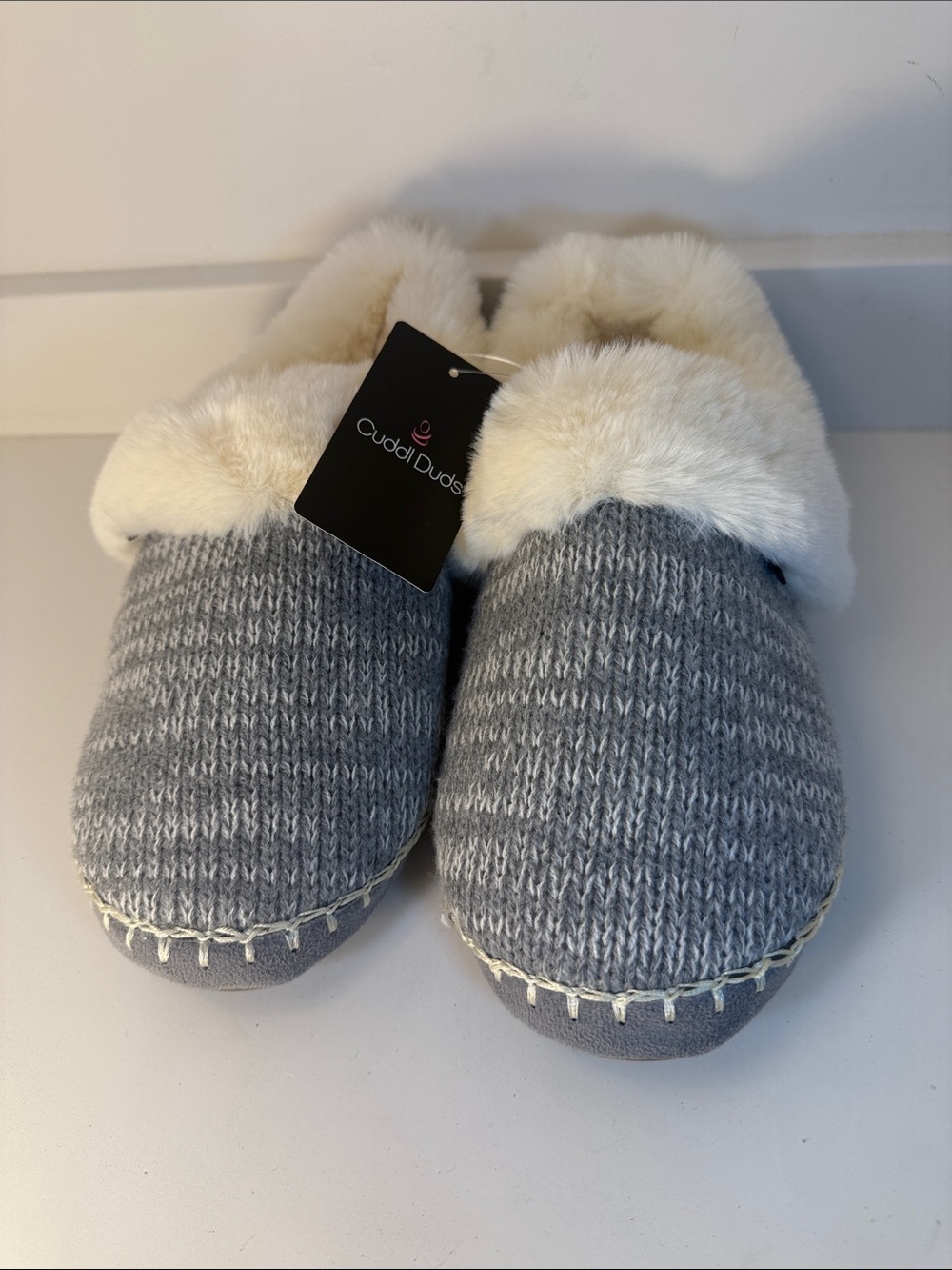 Cuddl Duds Gray Knit Slippers with Cream Faux-Fur Cuff - Size Large (US 9-10)